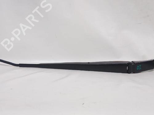 front-windshield-wiper-arm-toyota-yaris-cross-mxp_-2020-37231404 main image