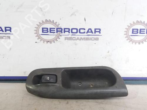 Mando elevalunas delantera derecho RENAULT SCÉNIC II (JM0/1_) [2003-2010]  31678147