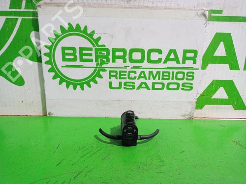 Used Washer pump KIA SORENTO I (JC) 2.5 CRDi (170 hp) 31551596