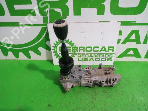 Palanca de cambios KIA SORENTO I (JC) 2.5 CRDi 4WD (140 hp) 31547735