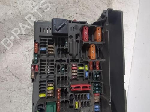 Used Fuse box BMW 1 (E87) 120 d (177 hp) 31565486