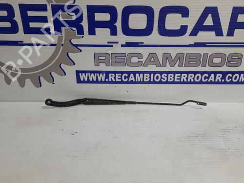 Used Front windshield wiper arm MITSUBISHI ASX (GA_W_) 1.6 MIVEC (GA1W) (116 hp) 31541301