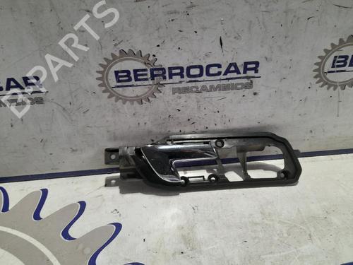 Maneta interior delantera derecha VW POLO IV (9N_, 9A_) 1.2 (54 hp) 31570842