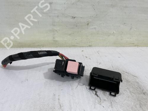 Used Fuse box Fuse box RENAULT SCÉNIC II (JM0/1_) 1.5 dCi (JM1F) (86 hp) 31558729 31558729