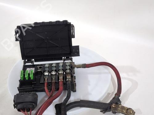 Used Fuse box Fuse box 38982651 38982651