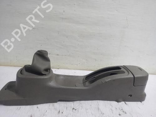 Used Middle console NISSAN MICRA III (K12) 1.2 16V (80 hp) 31561847