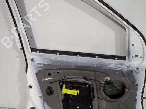 Left front door LAND ROVER FREELANDER 2 (L359) 2.2 TD4 4x4 | BP31565043C2 