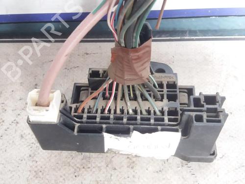 Used Fuse box Fuse box 31678371 31678371