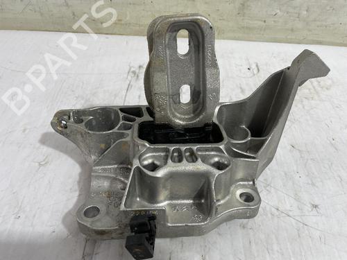 Engine mount OPEL CORSA F (P2JO) 1.2 (68) | BP31562778M89