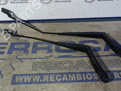 Used Front windshield wiper arm ALFA ROMEO GIULIETTA (940_) 1.6 JTDM (940FXD1A) (105 hp) 31570009