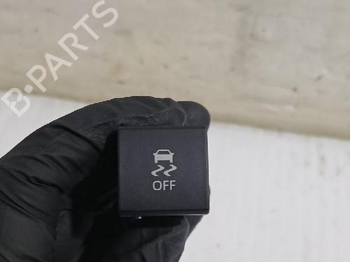 switch-toyota-corolla-estate-_e21_-2019-31563056 main image