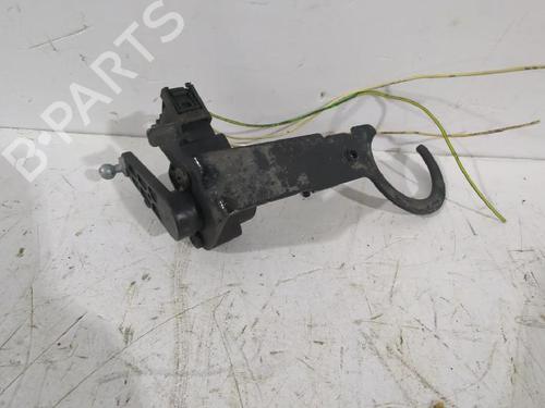 Headlight adjuster motor PEUGEOT 407 (6D_) 2.0 HDi 135 (6DRHRH, 6DRHRE, 6DRHRG, 6DRHRJ) | BP31564968E19