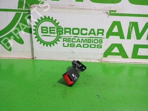 Used Seat buckle FIAT 500 C (312_) 1.3 D Multijet (312CXE1A, 312AXE1A) (95 hp) 31551715