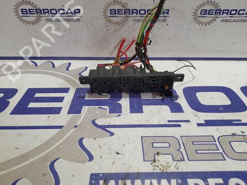 Used Fuse box Fuse box SEAT LEON (1M1) 1.9 TDI (90 hp) 31538760 31538760