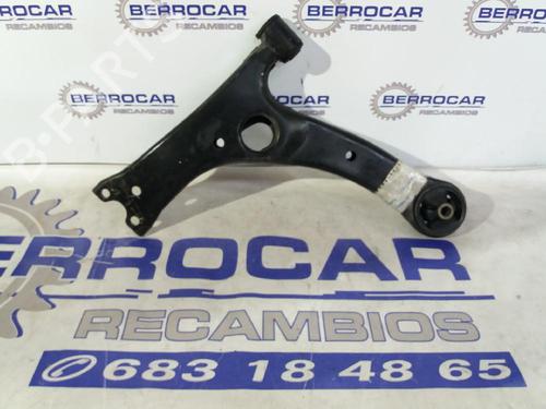 right-front-suspension-arm-toyota-corolla-_e12_-2001-2002-2003-2004-2005-2006-2007-2008-31568994 main image