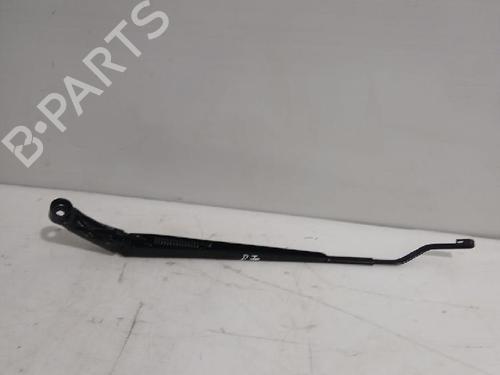Front windshield wiper arm TOYOTA YARIS (_P21_, _PA1_, _PH1_) 1.5 Hybrid (MXPH11) | BP31567037C143