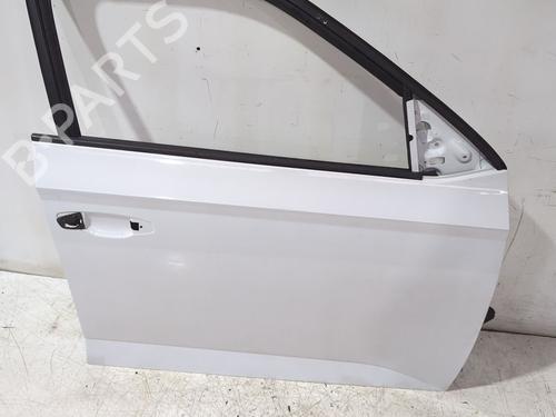Used Right front door Right front door 38864822 38864822