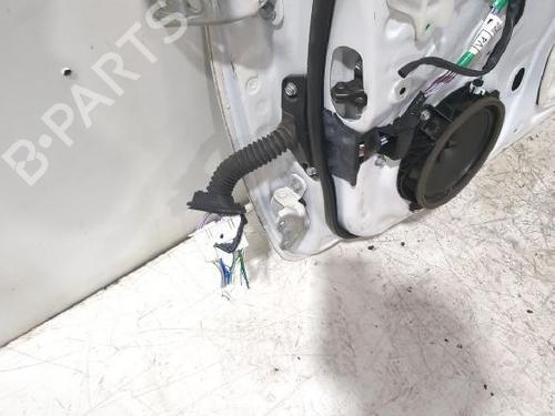 Right front door TOYOTA COROLLA Hatchback (_E21_, _EA1_, _EH1_) 1.8 VVTi Hybrid (ZWE219) | BP31567227C3 