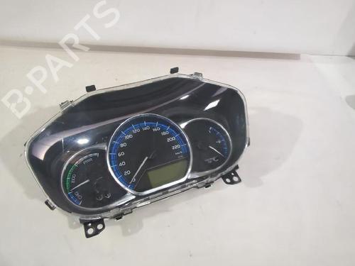Used Instrument cluster Instrument cluster TOYOTA YARIS (_P13_) 1.5 (NSP131_) (112 hp) 33747125 33747125
