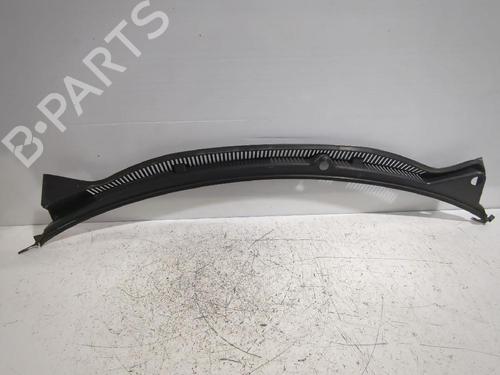 Griglia sotto parabrezza Griglia sotto parabrezza VW POLO IV (9N_, 9A_) 1.9 SDI (64 hp) 33746373 33746373