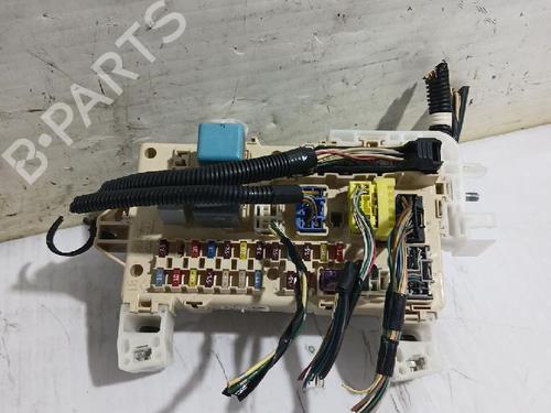 Used Fuse box TOYOTA COROLLA Verso (ZER_, ZZE12_, R1_) 2.2 D-4D (AUR10_, AUR10R) (177 hp) 31563814