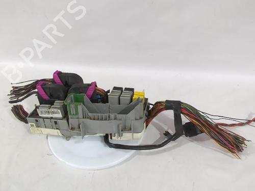 Used Fuse box Fuse box OPEL CORSA C (X01) 1.3 CDTI (F08, F68) (70 hp) 34645396 34645396