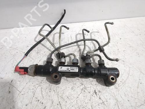 Used Injection rail Injection rail PEUGEOT 107 (PM_, PN_) 1.4 HDi (54 hp) 32465426 32465426