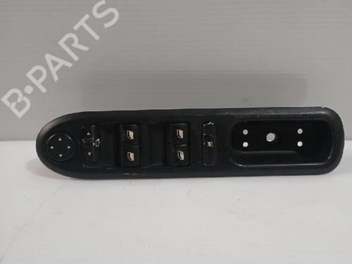 Used Left front window switch Left front window switch PEUGEOT 407 (6D_) 2.0 HDi 135 (6DRHRH, 6DRHRE, 6DRHRG, 6DRHRJ) (136 hp) 31564923 31564923