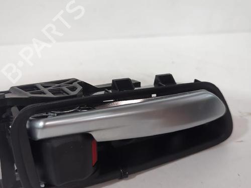 front-right-interior-door-handle-toyota-corolla-estate-_e21_-2019-31563031 main image