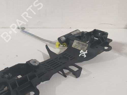 front-left-exterior-door-handle-toyota-yaris-_p13_-2010-2011-2012-2013-2014-2015-2016-2017-2018-2019-2020-31562917 main image