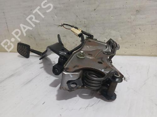 Clutch pedal TOYOTA COROLLA Verso (ZER_, ZZE12_, R1_) 2.2 D-4D (AUR10_, AUR10R) | BP31563762I13 