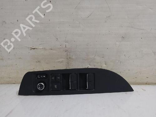Used Left front window switch TOYOTA COROLLA Estate (_E21_) 1.8 Hybrid (ZWE211W) (122 hp) 31562821