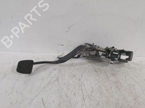 Used Clutch pedal TOYOTA AURIS (_E15_) 1.33 Dual-VVTi (NRE150_, NRE150R) (101 hp) 31564275