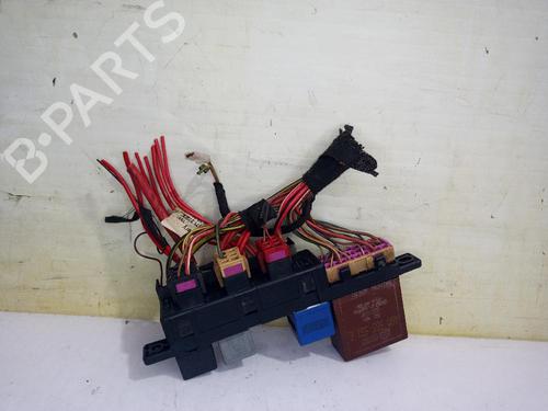 Used Fuse box AUDI A6 C5 Avant (4B5, 4B6) 2.5 TDI quattro (180 hp) 31559130
