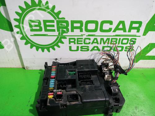 Used Fuse box Fuse box 31676375 31676375