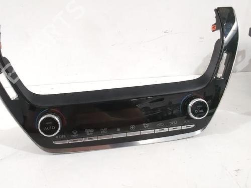 Used Climate control Climate control TOYOTA COROLLA Estate (_E21_) 1.8 Hybrid (ZWE211W) (122 hp) 31563008 31563008