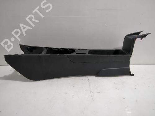 Used Middle console TOYOTA YARIS (_P21_, _PA1_, _PH1_) 1.5 Hybrid (MXPH11) (92 hp) 31567086