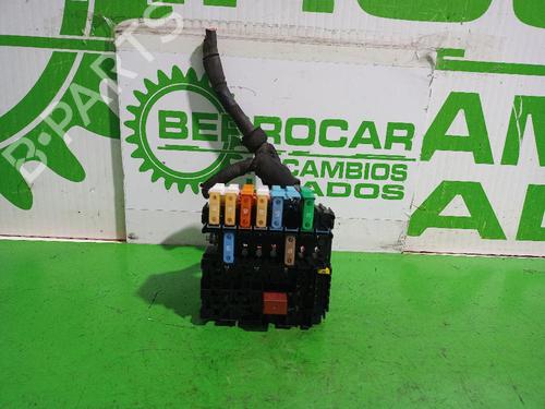 Used Fuse box Fuse box RENAULT LAGUNA III Grandtour (KT0/1) 3.0 dCi (KT03, KT13) (235 hp) 31552604 31552604