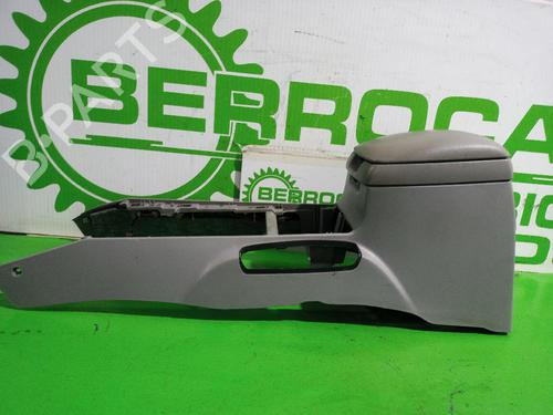 Armlæn KIA SORENTO I (JC) 2.5 CRDi (170 hp) 31551654