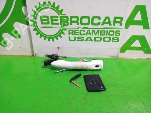 Used Front left exterior door handle RENAULT GRAND SCÉNIC III (JZ0/1_) 1.2 TCe (JZ16) (132 hp) 31550888