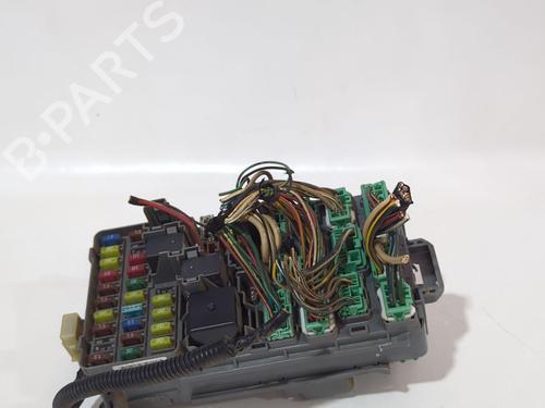 Used Fuse box Fuse box 39096849 39096849