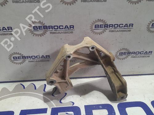 Used Right front suspension arm Right front suspension arm VW POLO IV (9N_, 9A_) 1.2 (54 hp) 31570844 31570844