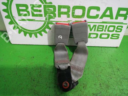 Used Seat buckle KIA SORENTO I (JC) 2.5 CRDi 4WD (140 hp) 31547756