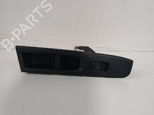 Used Right front window switch TOYOTA YARIS (_P13_) 1.5 (NSP131_) (112 hp) 31562868