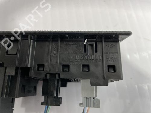 Headlight switch RENAULT MEGANE IV Saloon 1.3 TCe 115 (LVN9) | BP31558347I24 
