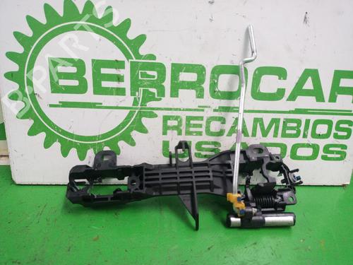 front-left-exterior-door-handle-toyota-auris-_e18_-2012-2013-2014-2015-2016-2017-2018-2019-31547828 main image