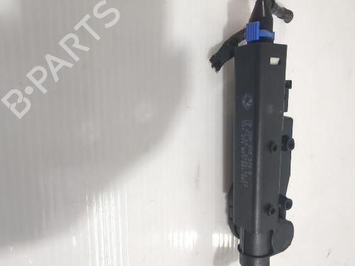 Used Headlight washer VW PHAETON (3D1, 3D2, 3D3, 3D4, 3D6, 3D7, 3D8, 3D9) 3.0 V6 TDI 4motion (240 hp) 31567668