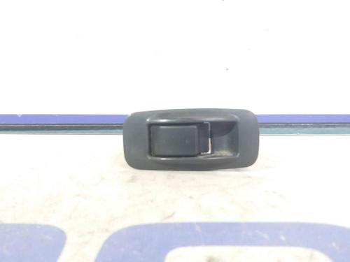 Used Right rear window switch Right rear window switch TOYOTA COROLLA Verso (ZER_, ZZE12_, R1_) 2.2 D-4D (AUR10_, AUR10R) (177 hp) 31678137 31678137