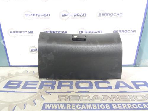 Used Glove box Glove box TOYOTA AVENSIS (_T25_) 1.8 VVT-i (ZZT251_, ZZT251R) (129 hp) 31678171 31678171