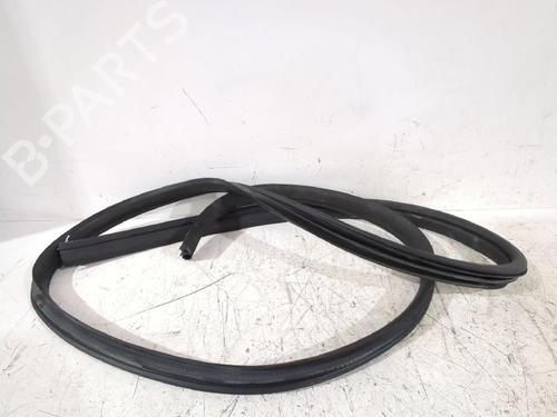 Used Rubber door seal Rubber door seal FORD FOCUS II Saloon (DB_, FCH, DH) 1.6 TDCi (90 hp) 33746196 33746196